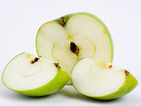 Moc witamin i minerałów prosto z sadu. Zielone jabłuszko w domowym SPA