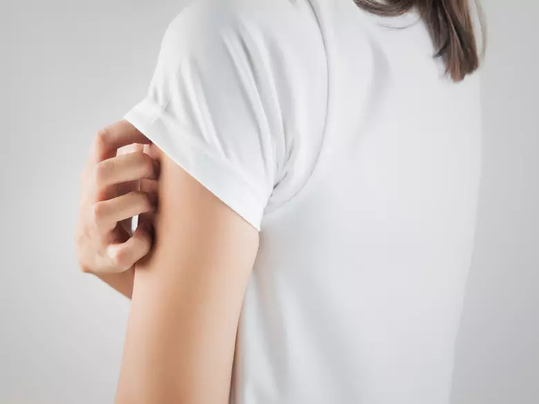 Ulga dla skóry atopowej. Jak łagodzić objawy AZS?