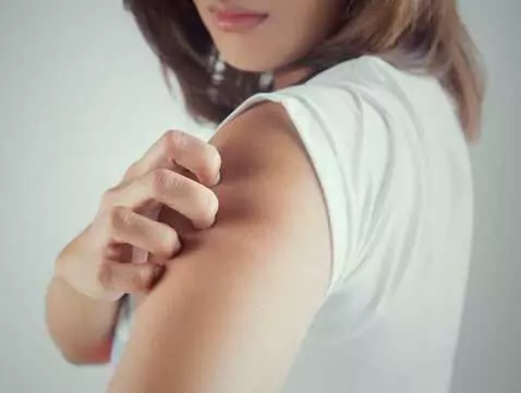 Reakcje alergiczne po szczepionce mRNA przeciwko COVID-19